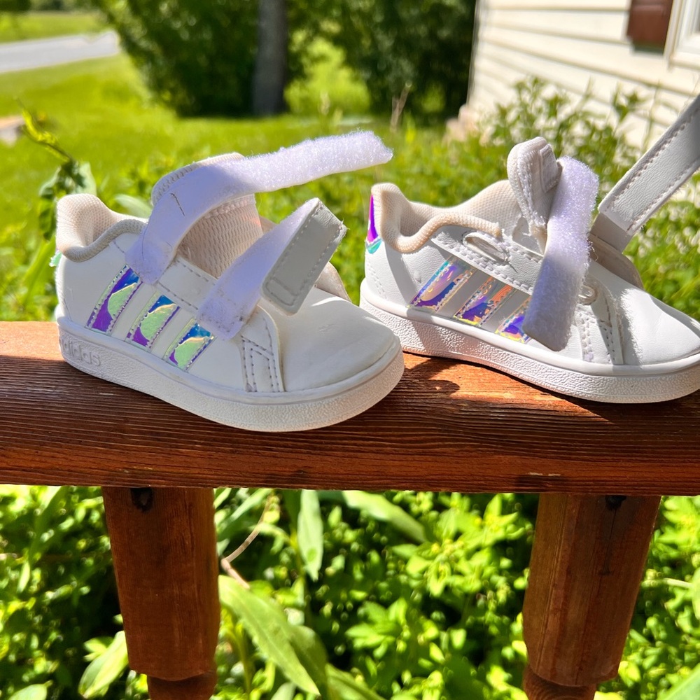 Toddler adidas sneakers size 4